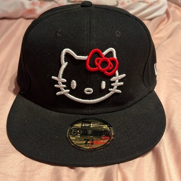 Hello Kitty x New Era 59fifty 7 1/8 Fitted Cap - Picture 1 of 5